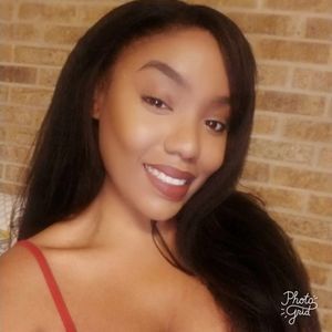 Meet your Posher, Ebony